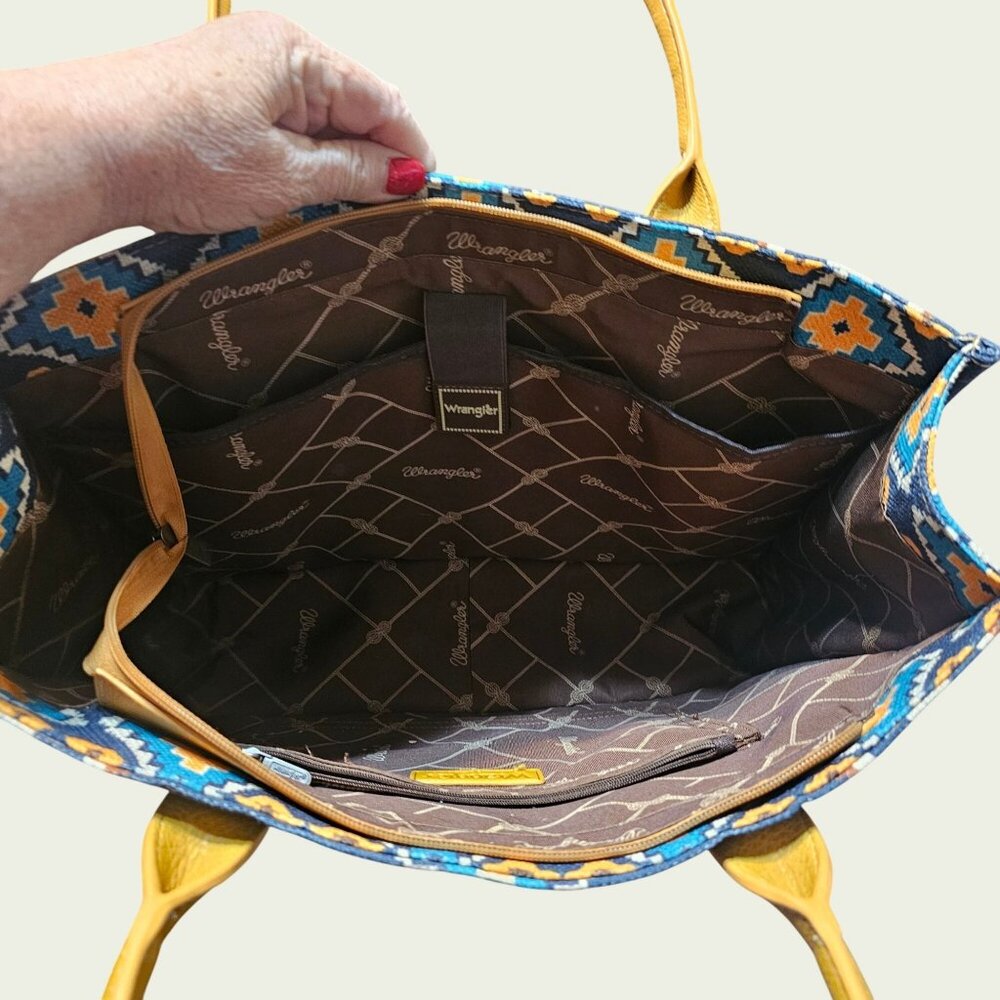 Wrangler Women's Southwestern Print Dual Sided Wide Canvas Tote 17 X 5 X 13 - Picture 6 of 16